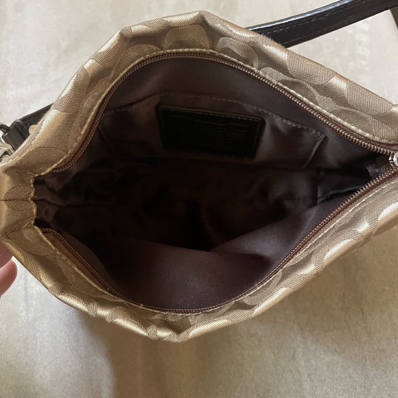 COACH Signature Mini Zoe Baguette Shoulder Bag NWOT - Picture 4 of 9